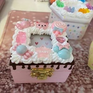 Cupcake trinket boxes decoden whip